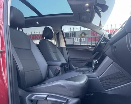 Червоний Фольксваген Тігуан, об'ємом двигуна 2 л та пробігом 99 тис. км за 20800 $, фото 23 на Automoto.ua