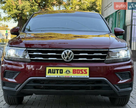 Червоний Фольксваген Тігуан, об'ємом двигуна 1.98 л та пробігом 99 тис. км за 20300 $, фото 10 на Automoto.ua