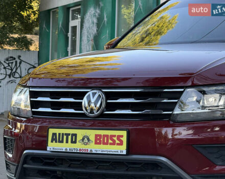 Червоний Фольксваген Тігуан, об'ємом двигуна 1.98 л та пробігом 99 тис. км за 20300 $, фото 3 на Automoto.ua