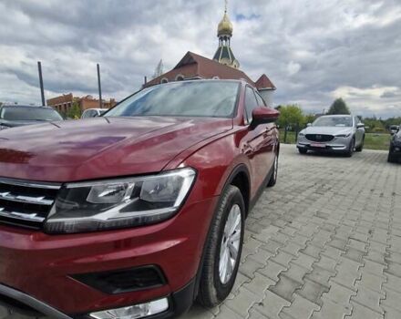 Красный Фольксваген Тигуан, объемом двигателя 2 л и пробегом 35 тыс. км за 17700 $, фото 3 на Automoto.ua