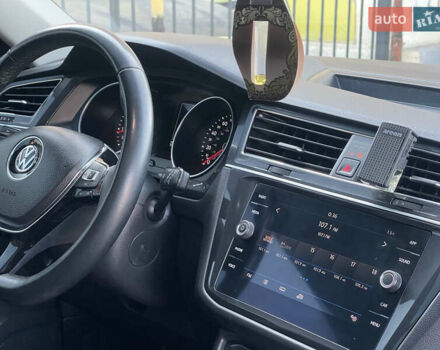 Червоний Фольксваген Тігуан, об'ємом двигуна 1.98 л та пробігом 99 тис. км за 20300 $, фото 37 на Automoto.ua