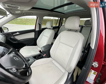 Красный Фольксваген Тигуан, объемом двигателя 2 л и пробегом 77 тыс. км за 20700 $, фото 18 на Automoto.ua