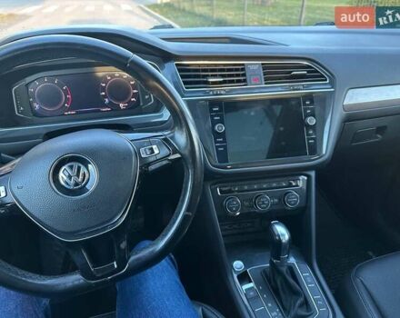 Красный Фольксваген Тигуан, объемом двигателя 2 л и пробегом 115 тыс. км за 20500 $, фото 6 на Automoto.ua