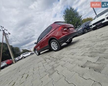 Красный Фольксваген Тигуан, объемом двигателя 2 л и пробегом 35 тыс. км за 17700 $, фото 26 на Automoto.ua