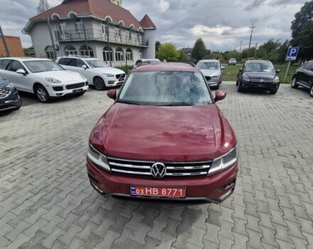 Красный Фольксваген Тигуан, объемом двигателя 2 л и пробегом 35 тыс. км за 17700 $, фото 2 на Automoto.ua