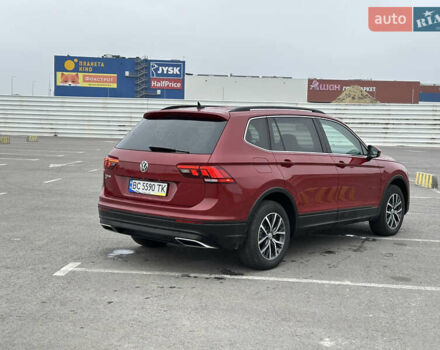 Красный Фольксваген Тигуан, объемом двигателя 2 л и пробегом 77 тыс. км за 20700 $, фото 5 на Automoto.ua
