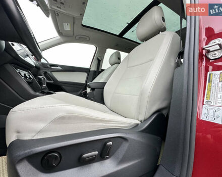 Красный Фольксваген Тигуан, объемом двигателя 2 л и пробегом 77 тыс. км за 20700 $, фото 19 на Automoto.ua