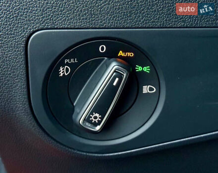 Красный Фольксваген Тигуан, объемом двигателя 2 л и пробегом 46 тыс. км за 22500 $, фото 32 на Automoto.ua