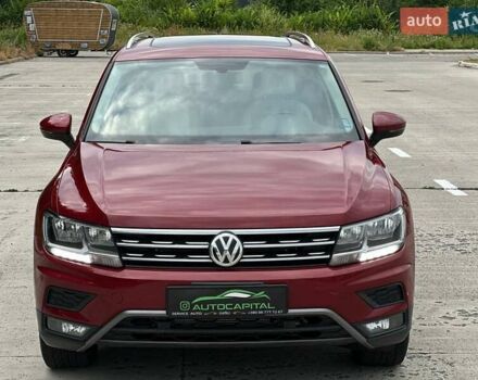 Красный Фольксваген Тигуан, объемом двигателя 2 л и пробегом 145 тыс. км за 19990 $, фото 4 на Automoto.ua