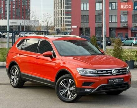 Красный Фольксваген Тигуан, объемом двигателя 2 л и пробегом 46 тыс. км за 22500 $, фото 1 на Automoto.ua