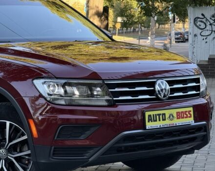 Червоний Фольксваген Тігуан, об'ємом двигуна 2 л та пробігом 99 тис. км за 20800 $, фото 9 на Automoto.ua