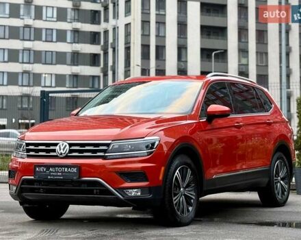 Красный Фольксваген Тигуан, объемом двигателя 2 л и пробегом 46 тыс. км за 22500 $, фото 3 на Automoto.ua