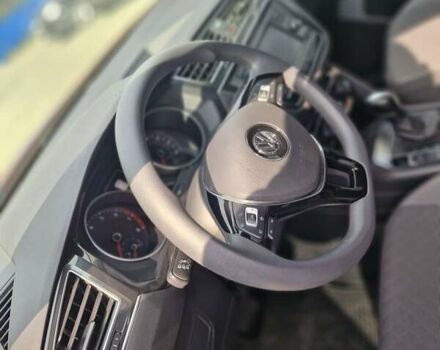 Красный Фольксваген Тигуан, объемом двигателя 2 л и пробегом 35 тыс. км за 17700 $, фото 27 на Automoto.ua