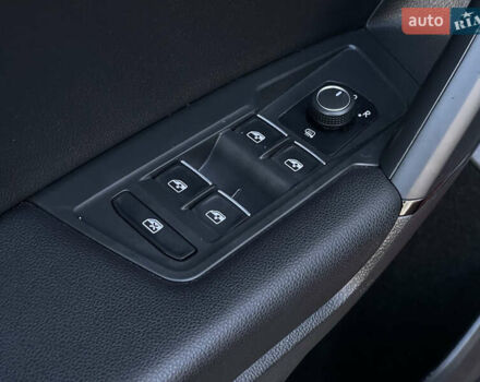 Червоний Фольксваген Тігуан, об'ємом двигуна 1.98 л та пробігом 99 тис. км за 20300 $, фото 22 на Automoto.ua