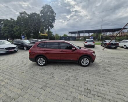 Красный Фольксваген Тигуан, объемом двигателя 2 л и пробегом 35 тыс. км за 17700 $, фото 5 на Automoto.ua