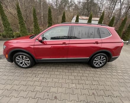 Красный Фольксваген Тигуан, объемом двигателя 2 л и пробегом 150 тыс. км за 19300 $, фото 5 на Automoto.ua