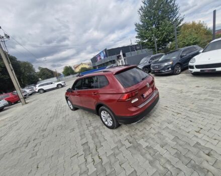 Красный Фольксваген Тигуан, объемом двигателя 2 л и пробегом 35 тыс. км за 17700 $, фото 7 на Automoto.ua