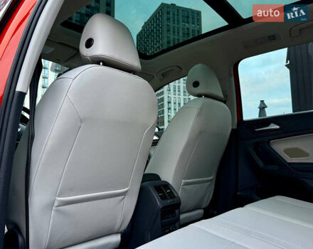 Красный Фольксваген Тигуан, объемом двигателя 2 л и пробегом 46 тыс. км за 22500 $, фото 36 на Automoto.ua