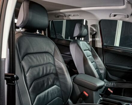 Красный Фольксваген Тигуан, объемом двигателя 2 л и пробегом 45 тыс. км за 26500 $, фото 9 на Automoto.ua