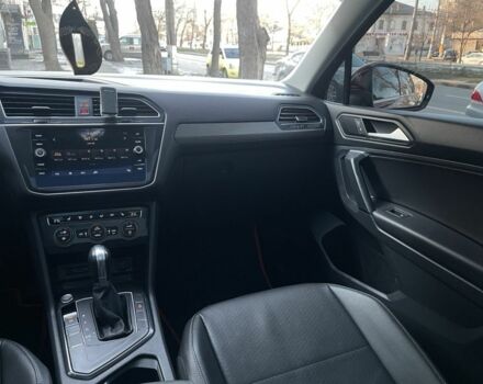 Червоний Фольксваген Тігуан, об'ємом двигуна 2 л та пробігом 99 тис. км за 20800 $, фото 21 на Automoto.ua