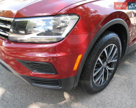 Красный Фольксваген Тигуан, объемом двигателя 2 л и пробегом 80 тыс. км за 21500 $, фото 54 на Automoto.ua