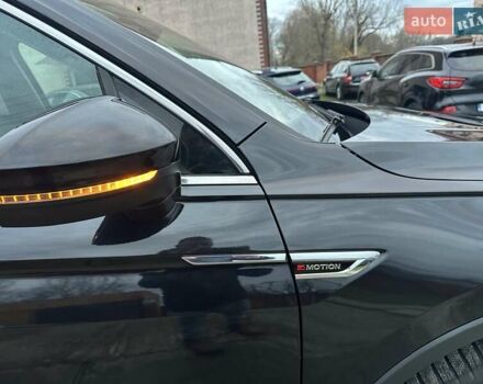 Красный Фольксваген Тигуан, объемом двигателя 2.03 л и пробегом 218 тыс. км за 27950 $, фото 26 на Automoto.ua