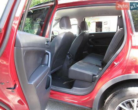 Красный Фольксваген Тигуан, объемом двигателя 2 л и пробегом 80 тыс. км за 21500 $, фото 21 на Automoto.ua