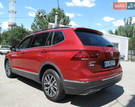 Красный Фольксваген Тигуан, объемом двигателя 2 л и пробегом 80 тыс. км за 21500 $, фото 10 на Automoto.ua