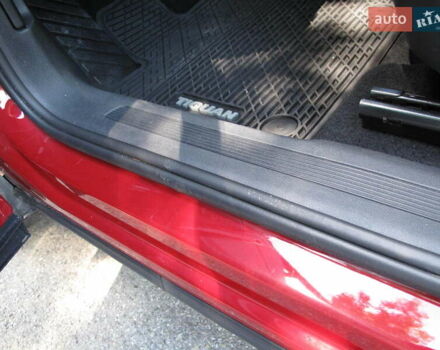 Красный Фольксваген Тигуан, объемом двигателя 2 л и пробегом 80 тыс. км за 21500 $, фото 22 на Automoto.ua