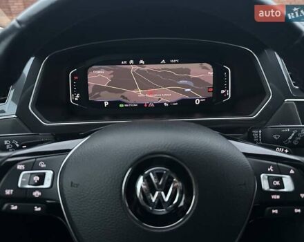 Красный Фольксваген Тигуан, объемом двигателя 2.03 л и пробегом 218 тыс. км за 27950 $, фото 53 на Automoto.ua