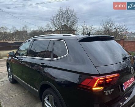 Красный Фольксваген Тигуан, объемом двигателя 2.03 л и пробегом 218 тыс. км за 27950 $, фото 32 на Automoto.ua