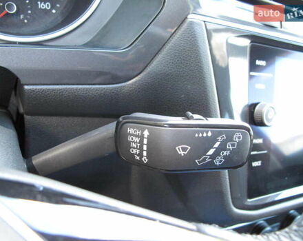 Красный Фольксваген Тигуан, объемом двигателя 2 л и пробегом 80 тыс. км за 21500 $, фото 65 на Automoto.ua