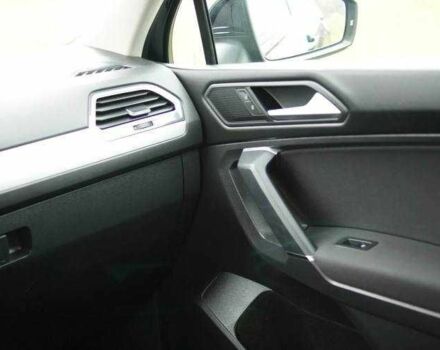 Красный Фольксваген Тигуан, объемом двигателя 2 л и пробегом 35 тыс. км за 13200 $, фото 23 на Automoto.ua