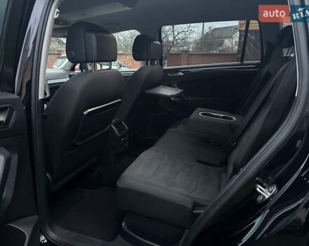 Красный Фольксваген Тигуан, объемом двигателя 2.03 л и пробегом 218 тыс. км за 27950 $, фото 65 на Automoto.ua