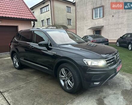 Красный Фольксваген Тигуан, объемом двигателя 2.03 л и пробегом 218 тыс. км за 27950 $, фото 35 на Automoto.ua