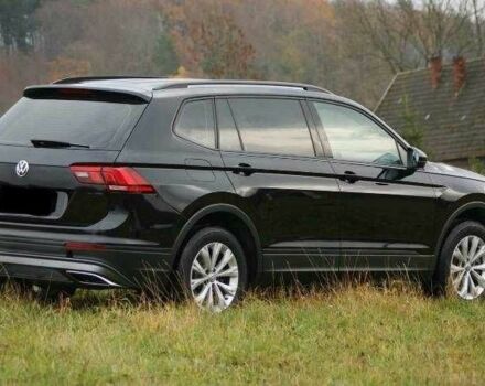 Красный Фольксваген Тигуан, объемом двигателя 2 л и пробегом 35 тыс. км за 13200 $, фото 3 на Automoto.ua