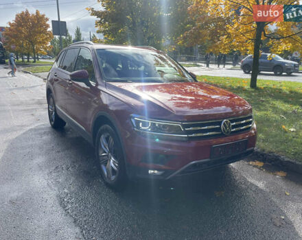 Червоний Фольксваген Тігуан, об'ємом двигуна 1.98 л та пробігом 74 тис. км за 22100 $, фото 1 на Automoto.ua