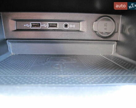 Красный Фольксваген Тигуан, объемом двигателя 2 л и пробегом 80 тыс. км за 21500 $, фото 70 на Automoto.ua