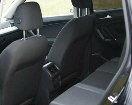 Красный Фольксваген Тигуан, объемом двигателя 2 л и пробегом 35 тыс. км за 13200 $, фото 16 на Automoto.ua