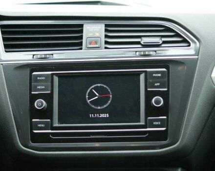 Красный Фольксваген Тигуан, объемом двигателя 2 л и пробегом 35 тыс. км за 13200 $, фото 19 на Automoto.ua