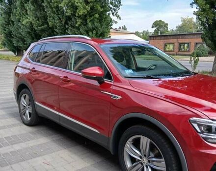 Красный Фольксваген Тигуан, объемом двигателя 2 л и пробегом 52 тыс. км за 25800 $, фото 3 на Automoto.ua