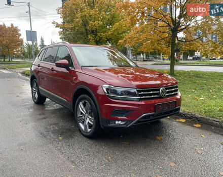 Червоний Фольксваген Тігуан, об'ємом двигуна 1.98 л та пробігом 74 тис. км за 22100 $, фото 4 на Automoto.ua