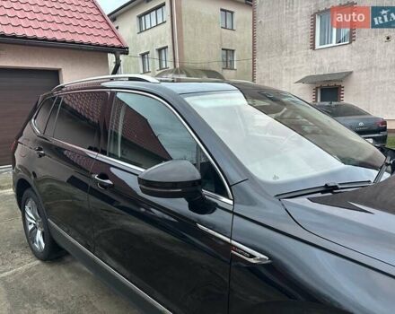 Красный Фольксваген Тигуан, объемом двигателя 2.03 л и пробегом 218 тыс. км за 27950 $, фото 30 на Automoto.ua