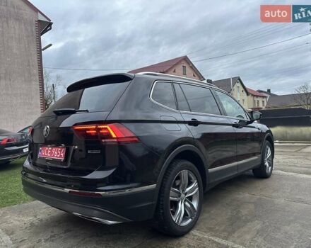 Красный Фольксваген Тигуан, объемом двигателя 2.03 л и пробегом 218 тыс. км за 27950 $, фото 20 на Automoto.ua