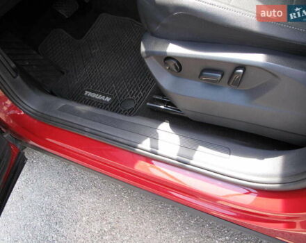 Красный Фольксваген Тигуан, объемом двигателя 2 л и пробегом 80 тыс. км за 21500 $, фото 92 на Automoto.ua