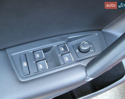 Красный Фольксваген Тигуан, объемом двигателя 2 л и пробегом 80 тыс. км за 21500 $, фото 15 на Automoto.ua