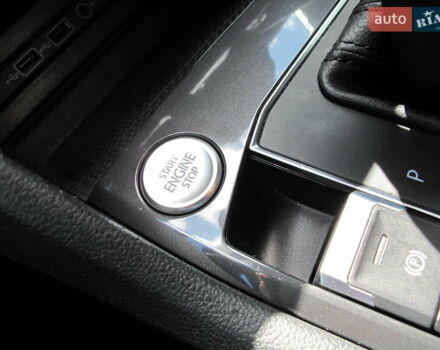 Красный Фольксваген Тигуан, объемом двигателя 2 л и пробегом 80 тыс. км за 21500 $, фото 82 на Automoto.ua