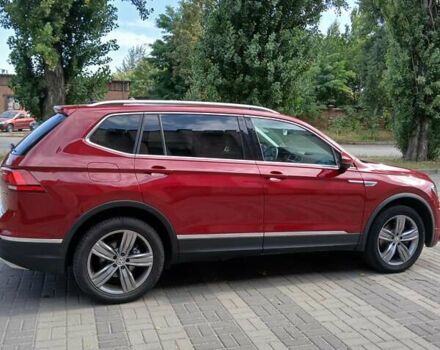 Красный Фольксваген Тигуан, объемом двигателя 2 л и пробегом 52 тыс. км за 25800 $, фото 4 на Automoto.ua