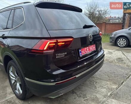 Красный Фольксваген Тигуан, объемом двигателя 2.03 л и пробегом 218 тыс. км за 27950 $, фото 22 на Automoto.ua