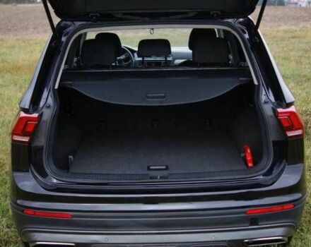 Красный Фольксваген Тигуан, объемом двигателя 2 л и пробегом 35 тыс. км за 13200 $, фото 13 на Automoto.ua